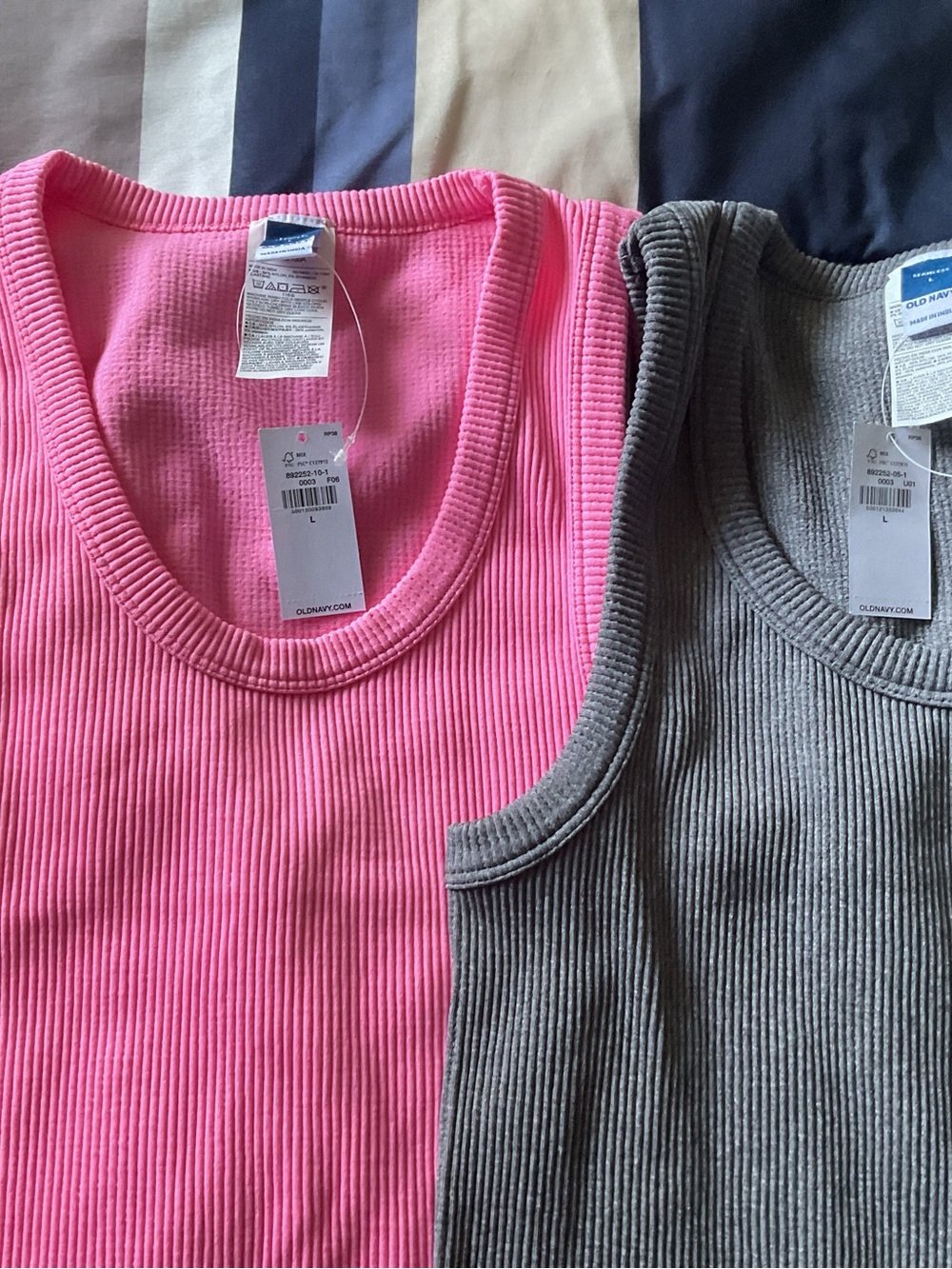 Old Navy Exhale Ribbed Tank Top - Picture 2 of 3